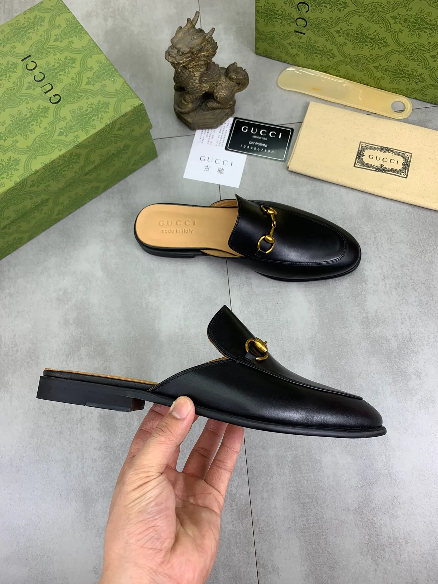 Men's Men's Shoes💰P480💰【New Style】Water-dyed Niuli High Quality Gucci half-drag business leather shoes hot selection (Gucci) official website latest Gucci half-drag 🎁 business leather shoes, hot style 💥 simple and elegant style, exclusive for trendy men. Unique official website latest brand original double G embossing Elements 👑 Original Gucci decoration, fashionable and elegant, fabric original calfskin ✅ Fully imported first-layer cowhide lining, official website designated wear-resistant, rubber business outsole, classic model taken at the counter in real life 🎬Number: 38-44 (45 46 customized) 2⃣️colors available